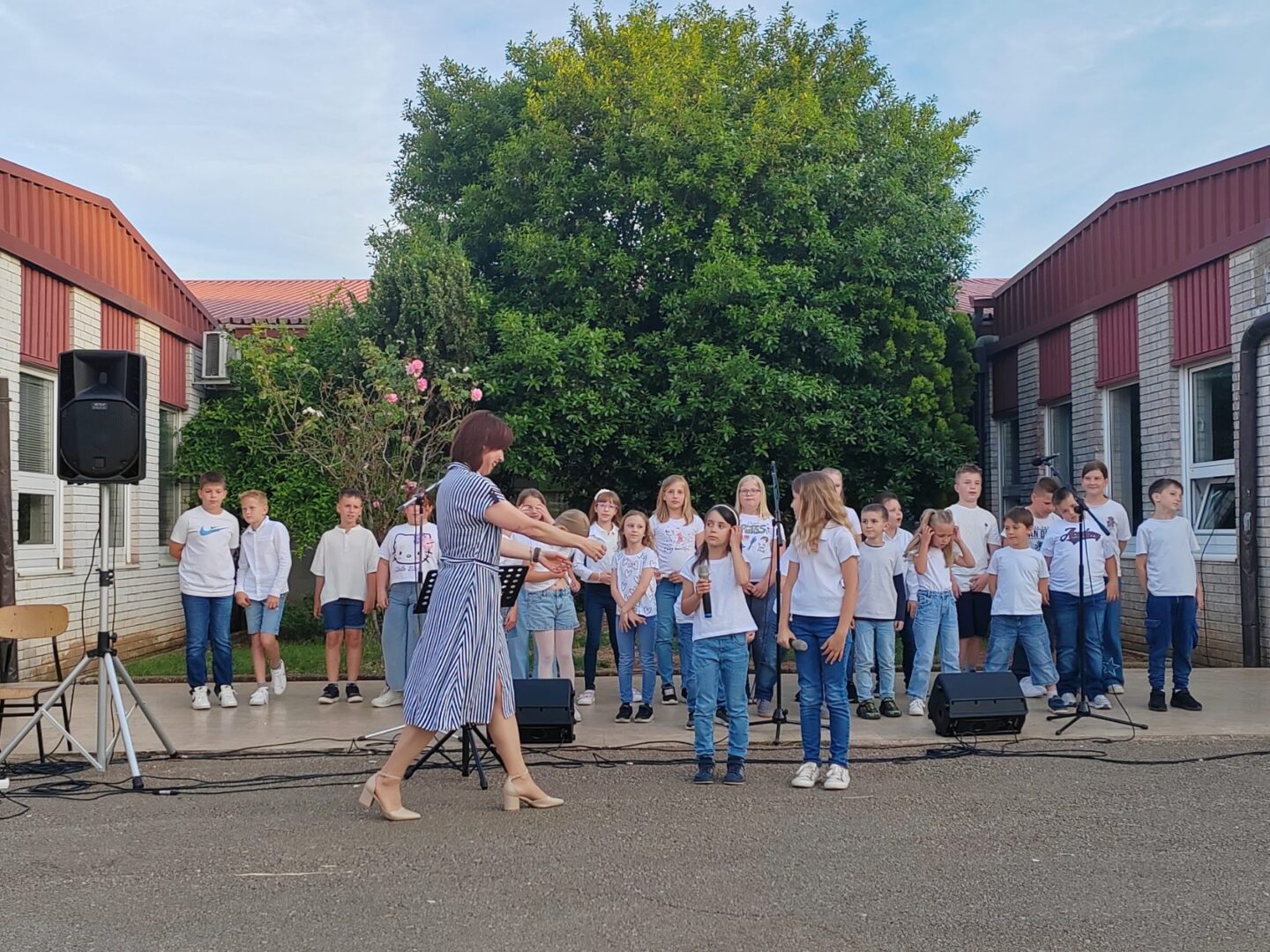 0-02-05-83eef3c124f88d610c7d90182e07133a894f69a5ed39507d44474cee6c770735_ec76c908aeb35a52